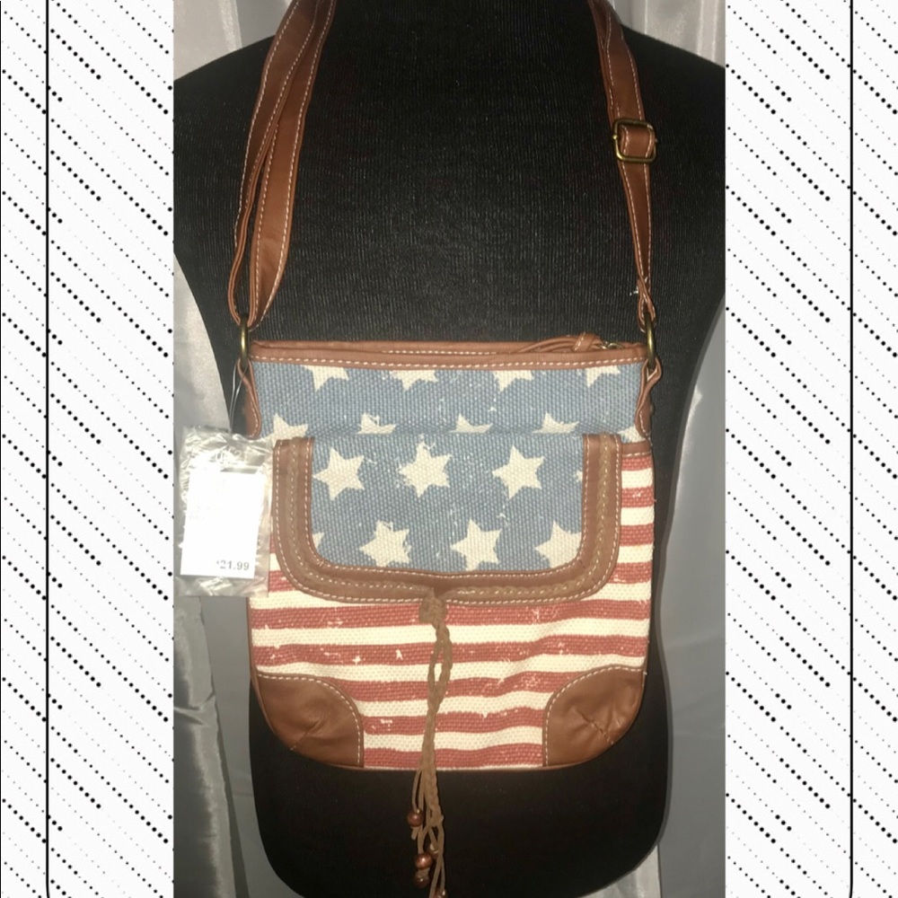 RUE 21 PATRIOTIC AMERICAN PURSE BRAND NEW!